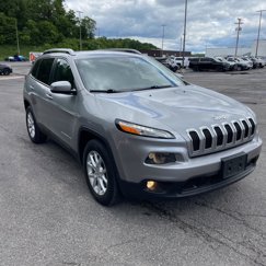 Used 2016 Jeep Cherokee Latitude image 1