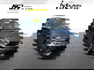 Used 2023 Kia Forte LXS image 1