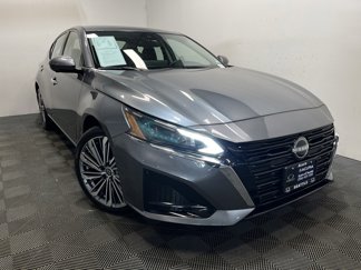 Used 2023 Nissan Altima 2.5 SL image 1