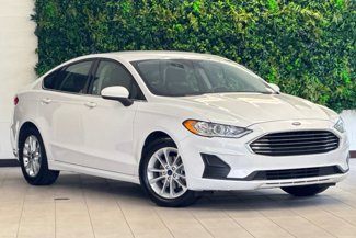 Used 2020 Ford Fusion SE image 1