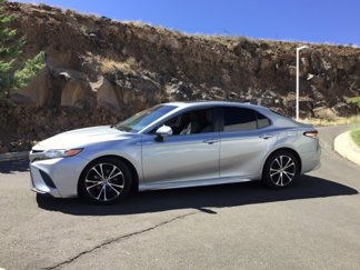 Used 2020 Toyota Camry SE image 1