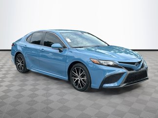 Used 2024 Toyota Camry SE image 1