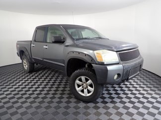 Used 2004 Nissan Titan SE image 1