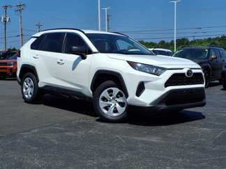 Used 2019 Toyota RAV4 LE image 1