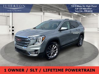 Used 2024 GMC Terrain SLT image 1