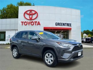 Used 2022 Toyota RAV4 LE image 1