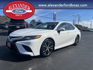 Used 2020 Toyota Camry SE image 1