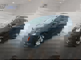 Used 2022 Chrysler Voyager LX image 1