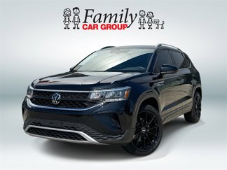 Used 2024 Volkswagen Taos SE image 1