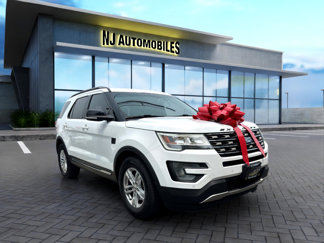 Used 2017 Ford Explorer XLT w/ Equipment Group 202A image 1