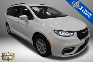 Used 2022 Chrysler Pacifica Touring-L image 1