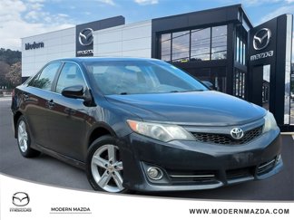 Used 2013 Toyota Camry SE image 1