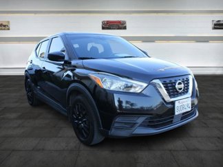 Used 2020 Nissan Kicks S image 1