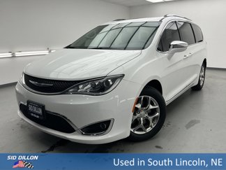 Used 2017 Chrysler Pacifica Limited w/ UConnect Theater Package image 1