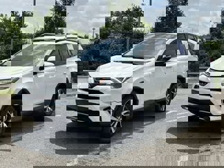 Used 2018 Toyota RAV4 XLE image 1