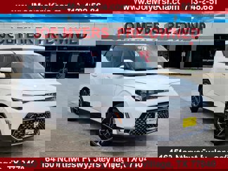 Used 2023 Kia Soul EX image 1