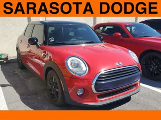 Used 2017 MINI Cooper 4-Door Hardtop image 1