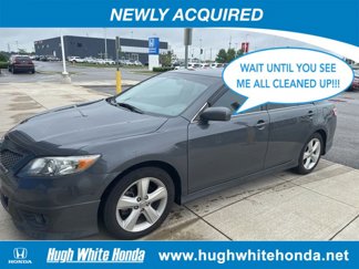 Used 2011 Toyota Camry SE image 1