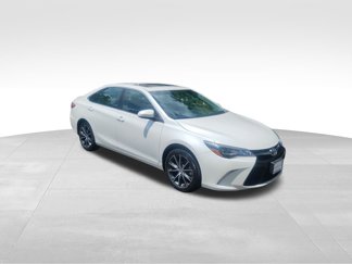 Used 2017 Toyota Camry XSE image 1