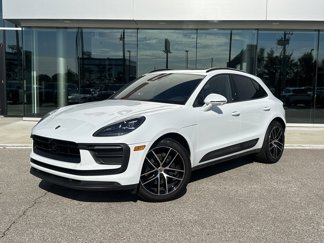 Certified 2024 Porsche Macan image 1