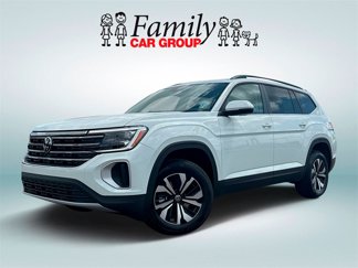 Used 2024 Volkswagen Taos SE image 1