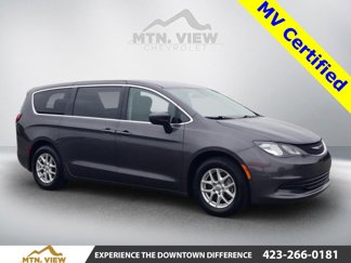 Used 2019 Chrysler Pacifica Touring image 1