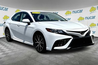 Used 2023 Toyota Camry SE image 1