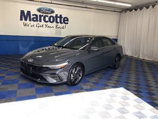 Used 2025 Hyundai Elantra SEL image 1