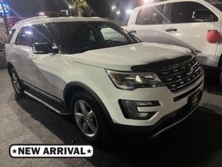 Used 2016 Ford Explorer XLT image 1