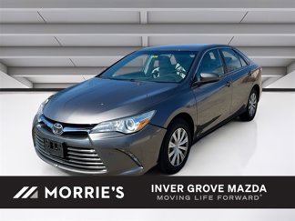 Used 2017 Toyota Camry SE image 1
