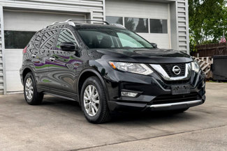 Used 2017 Nissan Rogue SV image 1