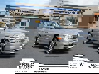 Used 2008 Lincoln Town Car Signature Limited image 1