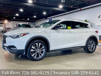 Used 2017 INFINITI QX30 Premium w/ Navigation Package image 1
