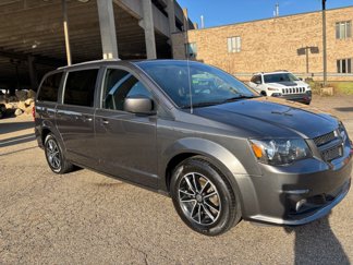 Used 2018 Dodge Grand Caravan GT image 1