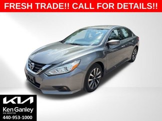 Used 2017 Nissan Altima 2.5 SV image 1