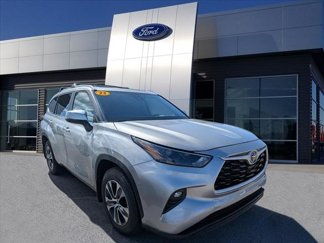 Used 2023 Toyota Highlander XLE image 1