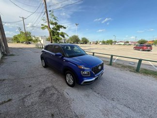 Used 2022 Hyundai Venue SE image 1