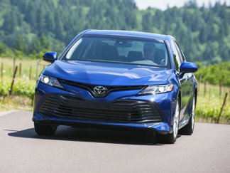 Used 2019 Toyota Camry L image 1