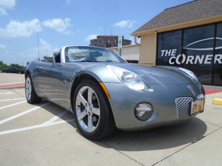 Used 2007 Pontiac Solstice Convertible w/ Premium Package image 1