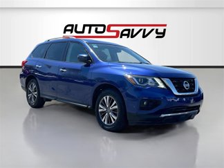 Used 2020 Nissan Pathfinder SV image 1