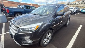 Used 2017 Ford Escape SE image 1