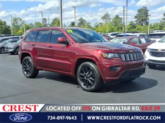 Used 2017 Jeep Grand Cherokee Altitude image 1