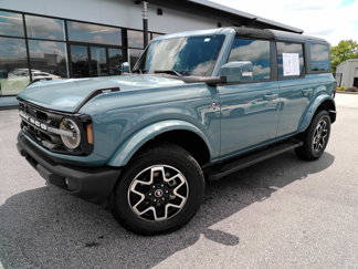 Used 2023 Ford Bronco Outer Banks image 1