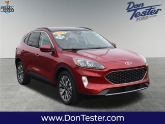 Used 2022 Ford Escape Titanium w/ Class II Trailer Tow Package image 1