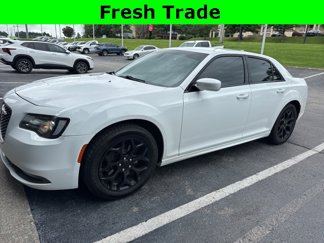 Used 2016 Chrysler 300 S image 1