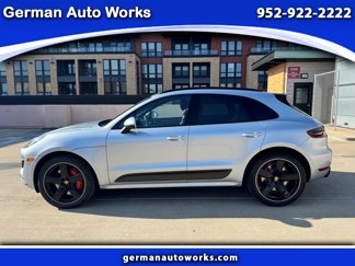 Used 2018 Porsche Macan Turbo image 1