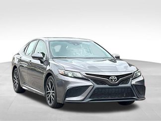Used 2022 Toyota Camry SE image 1