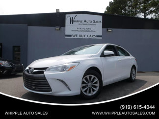 Used 2015 Toyota Camry LE image 1