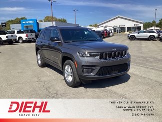 New 2025 Jeep Grand Cherokee Laredo image 1