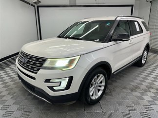 Used 2016 Ford Explorer XLT w/ Equipment Group 202A image 1